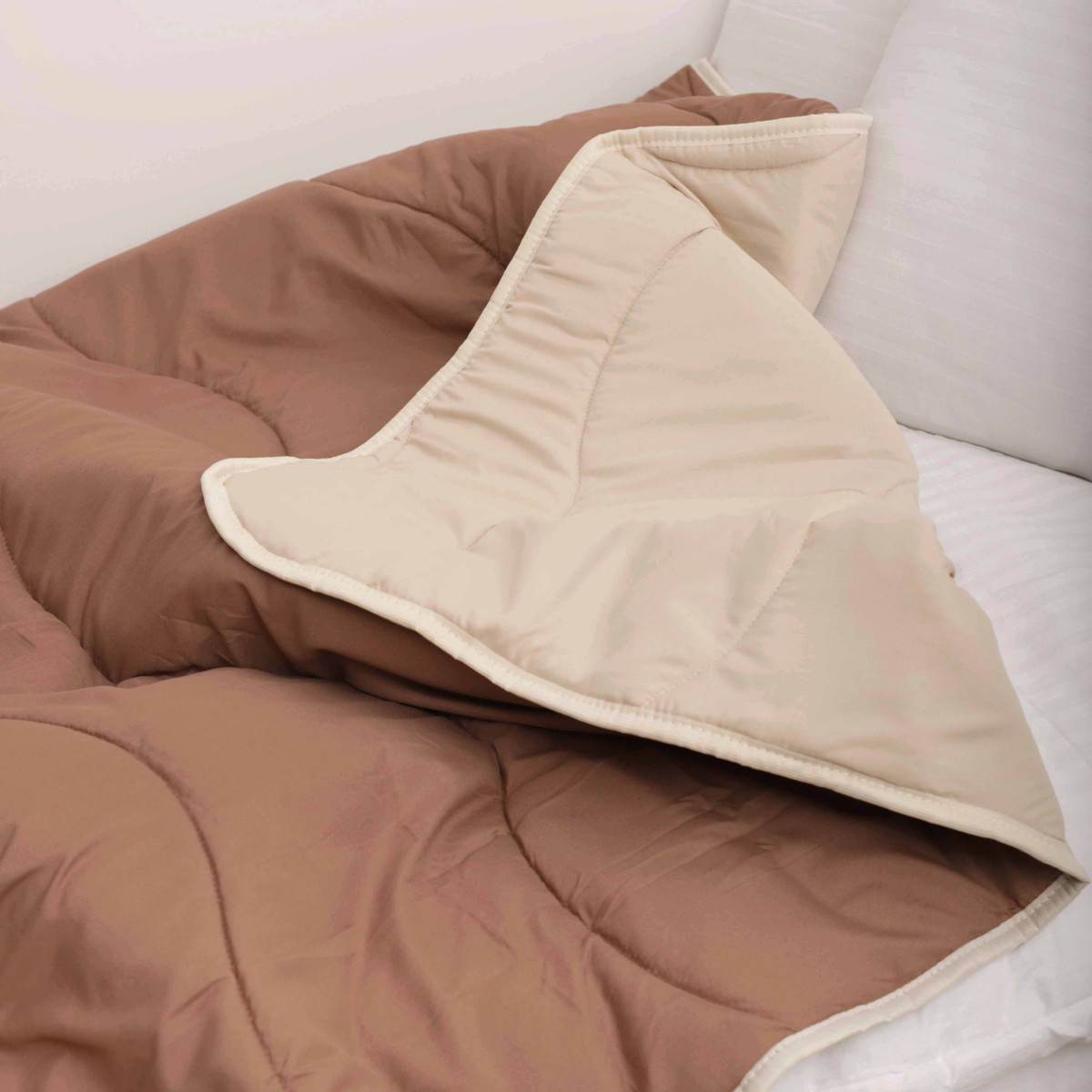 Одеяло силиконовое стеганое Viluta Relax Light 205х140 + 2 наволочки 50х70 Капучино